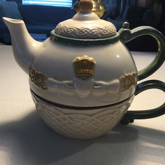 Grasslands Road Celtic Claddagh Stacking Tea For One Teapot - Picture 1 of 10